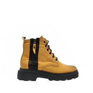 NEW KCR GROUP women's modern lined zip-up leather boots in yellow